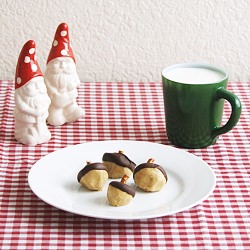 Chocolate Peanut Butter Acorns