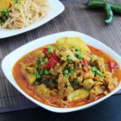 Chicken, Potato and Pea Curry