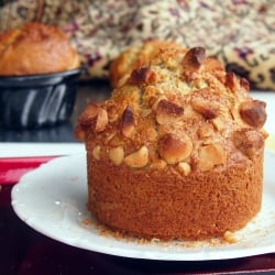 Banana and Macadamia Cake