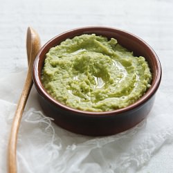 Broad Bean & Garlic Spear Dip