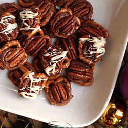 Chocolate Caramel Pretzel Turtles