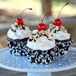 Hot Fudge Sundae Cupcakes