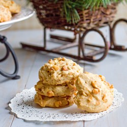 Linda’s Orange Macadamia Nut Cookie