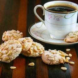 Pignoli Cookie