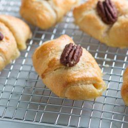 Mini Baked Brie Roll Ups