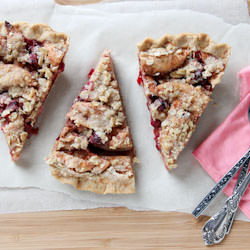 Apple Cranberry Crumb Pie