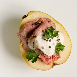 Pears with Roast Beef and Cream