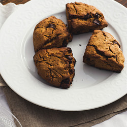 (Vegan) Rye GIngerbread Scones