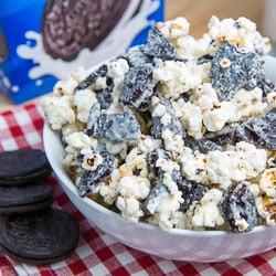 Cookies and Cream Popcorn