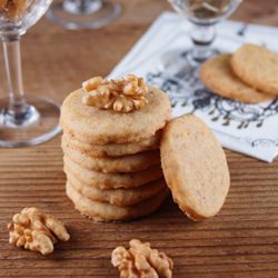 Cheddar Walnut Crackers