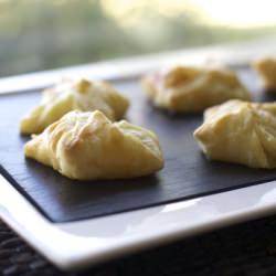 Brie-Orange Marmalade Puff Purses