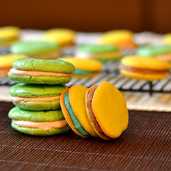 Macarons with Buttercream Filling