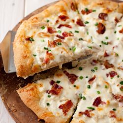 Chicken Alfredo Pizza