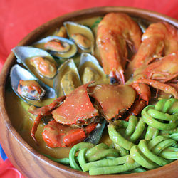 Seafood Kare-Kare