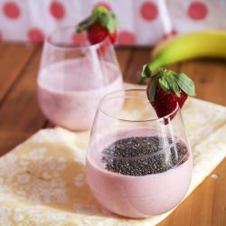 Strawberry Banana Chia Smoothie