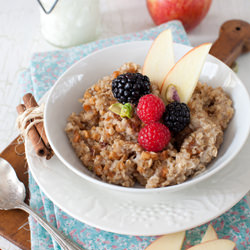 Oatmeal with Apples and Cinnamon
