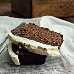 Bird Berry-Honey Cake