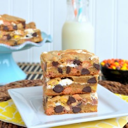 Marshmallow Reeses Blonde Brownies