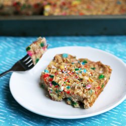 Funfetti Baked Oatmeal Bars