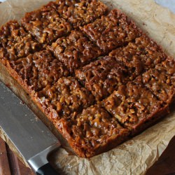 Caramel And Pecans Shortcake