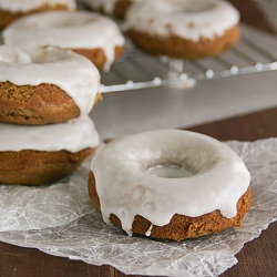 Gingerbread Baked Donuts