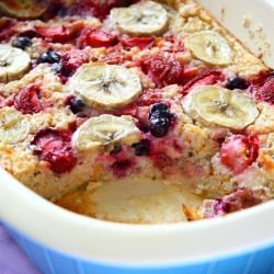 Strawberry & Banana Oatmeal Bake