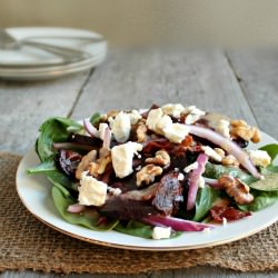 Spinach Salad w/Bacon & Beets
