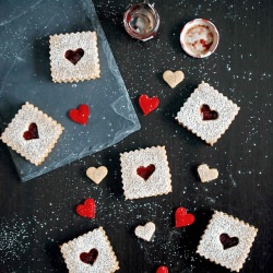 Linzer Cookies