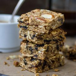 Almond Apricot Breakfast Bars