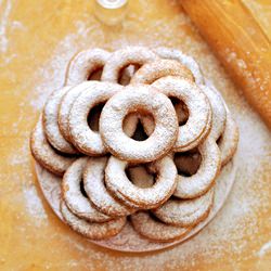 Easy Donuts