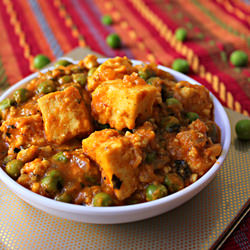 Green Peas And Cottage Cheese Curry