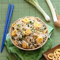 Stir-fried Noodles with Leeks