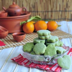 Matcha Shortbread Cookies