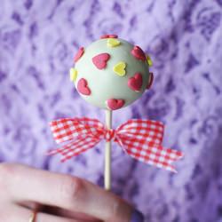 Valentine’s Cake Pops