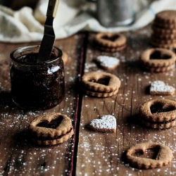 Toasted Almond Cookies With Filling