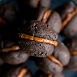 Chocolate-Dulce Sandwich Cookies
