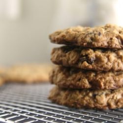 Old-Fashioned Oatmeal Raisin Cookie