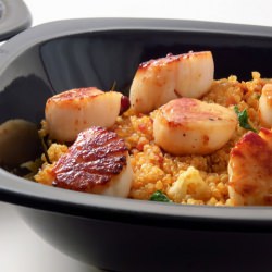 Pan-Seared Scallops w Quinoa & Bacon