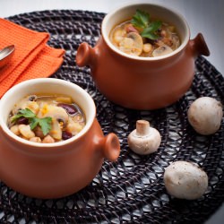 Healthy CrockPot Bean Mushroom Soup