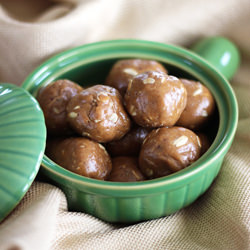 Almond Cinnamon Energy Balls