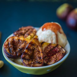 Grilled Figs with Ice Cream
