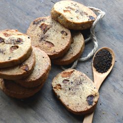 Cookies with Apricots and Licorice