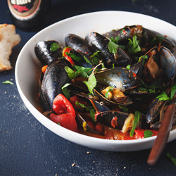 Spicy Steamed Mussels