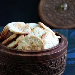 Eggless Onion Poppy Seed Crackers