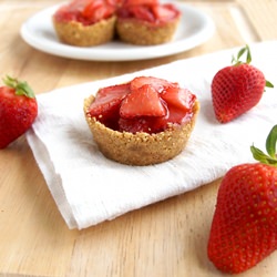 Mini Strawberry Pie Cups