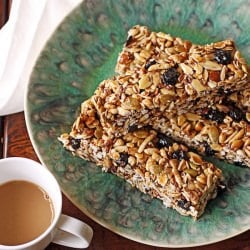 Blueberry-Pumpkin Seed Energy Bars