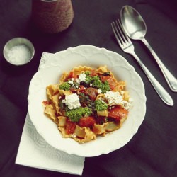 Pasta with Pesto Tomato and Spinach