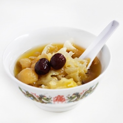 Snow Fungus with Gingko & Red Dates