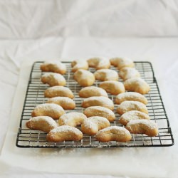 Kourabeides – Greek Almond Crescent