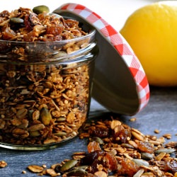Granola with Quinoa and Lemon
